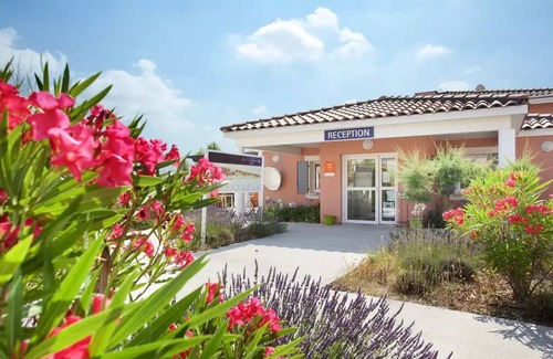 Cabries Apartment | Residence du Golf de la Cabre d'Or* - 2 Room Apartment 2 People Privilege Golf View