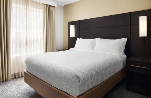 Oxford Valley Hotel | Residence Inn by Marriott Philadelphia Langhorne