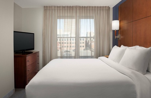 Downtown Syracuse Hotel | Residence Inn by Marriott Syracuse Downtown at Armory Square