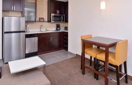Southwest Area Hotel | Residence Inn Cedar Rapids South