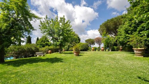 San Donato in Fronzano Apartment | Residence with swimming-pool in San Donato Fronzano, apartments with air conditioning and outdoor private area
