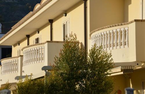Staletti House | Residence La Perla
