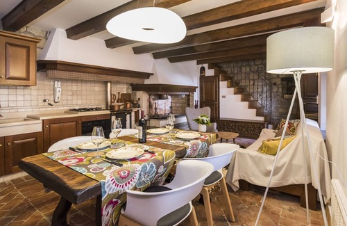 Buje Villa | Residence Monte near Umag for 8+2 people with heated infinity pool, spa & play room