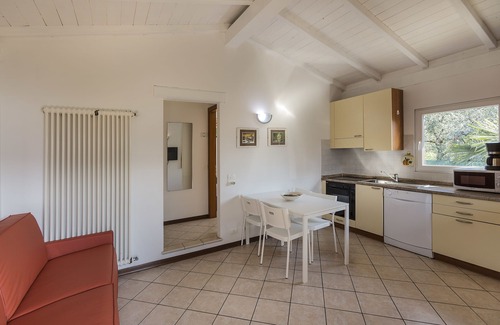 Campagnola House | Residence Parco Lago Di Garda