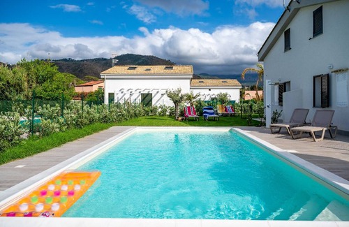 Piane Vecchie Villa | Residence Salinelle Beach VILLA SALINA 5 WITH SHARED POOL