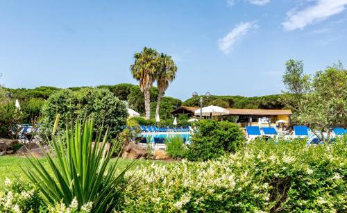 Arborea Apartment | Residence with swimming-pool in Arborea just 300 meters from the beach