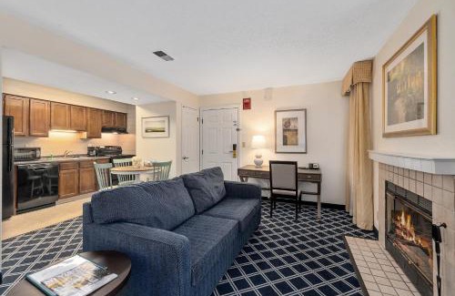 Merrimack Hotel | Residences at Daniel Webster