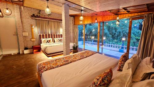 Hisar Hotel | Resort Apple Flower by Rohtang Family Hotels- Balcony & Mountain View, Near Mall Road, Personal Parking