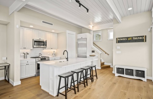 Port Aransas Cabin | Resort Pools, Pet Friendly, Golf Cart Boardwalk to the Beach