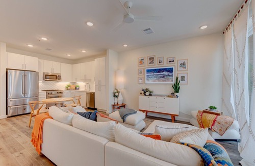 Port Aransas Condo | Resort Pools, Pet Friendly, Boardwalk to Beach