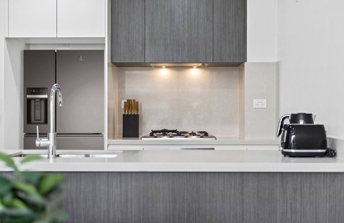 Lidcombe Apartment | Resort Style Living One bedroom Apt Olympic Park