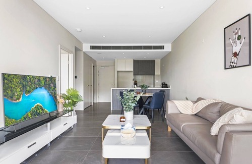 Lidcombe Apartment | Resort Style Living One bedroom Apt Olympic Park