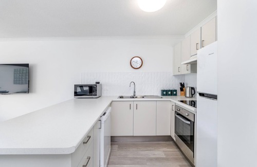 Scarness Apartment | Resort-Style Stay with Balcony & Garage Parking