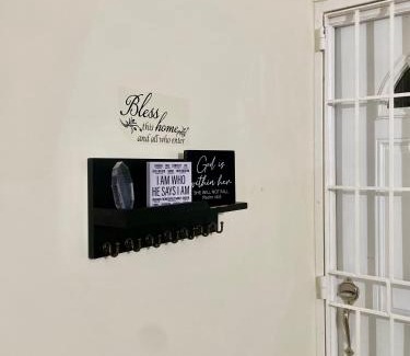 Old Harbour Apartment | Resort Vibes Getaway - Colbeck Manor Old Harbour - Gated, pool, gym