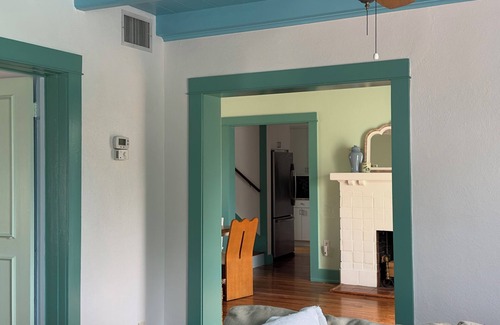 Central Sarasota House | Resort with Pickleball, Basketball, Mini Golf + Pool