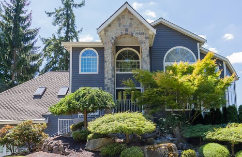 Sammamish House | Resplendent Lakeside Community Home by Microsoft