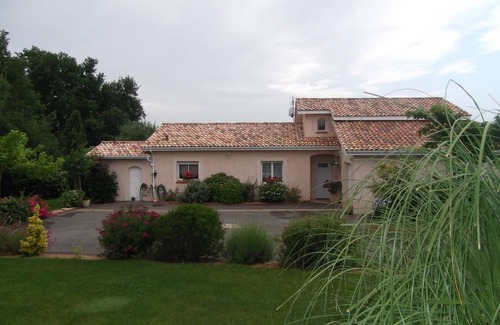 Montestruc-sur-Gers House | Rest and relaxation assured in this villa without opposite