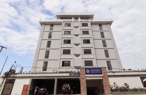 Masaki Apartment | Rest easy in 2BR apartment w/wifi, gym & pool