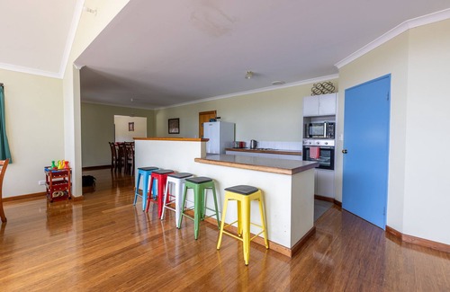 South Yunderup House | Rest & Relax ! or Play & Go adventuring.
