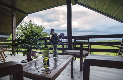 Cetingrad House | Rest & Retreat Eco Estate Dandelion with Hot Tub & Sauna