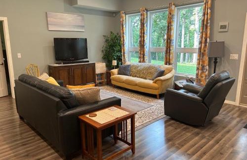 Battle Lake Apartment | Restful Retreat on the Lake - Natural and Peaceful