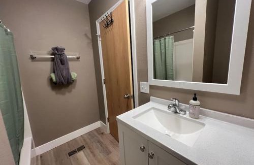Central - Terry House | Restful single bedroom getaway