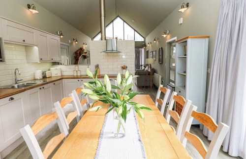 Bamburgh Cottage | RESTHARROW LODGE, pet friendly, with hot tub in Bamburgh