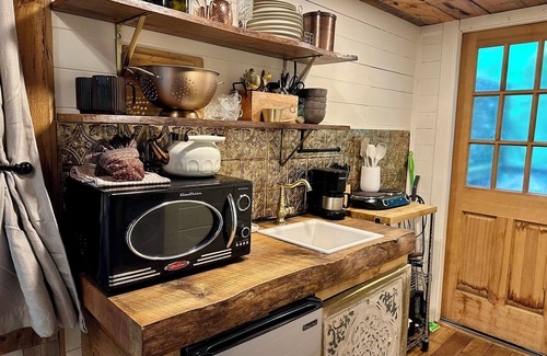 Foxfire Estates Cabin | Restore: The Gilded Cottage. Sauna, Fire Pit, Charcoal Grill. Tiny House