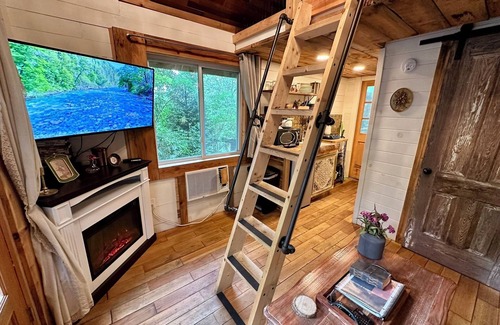 Foxfire Estates Cabin | Restore: The Gilded Cottage. Sauna, Fire Pit, Charcoal Grill. Tiny House