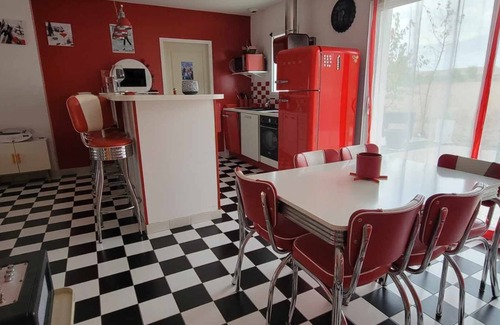 Sainte-Soulle House | Retour Vers le Futur ! Immersion Dans les Années 50-60, à 10 min de La Rochelle