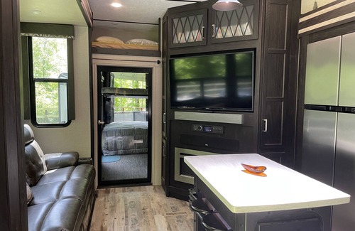 Fairview House | Retreat at Garren Creek (RV)