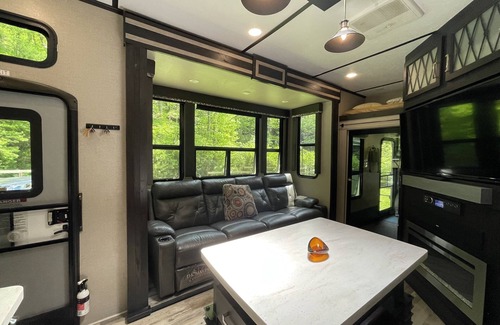 Fairview House | Retreat at Garren Creek (RV)