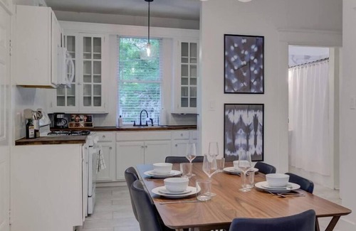 Cooper-Young Historic District Apartment | Retreat Haven in Central Cooper Young