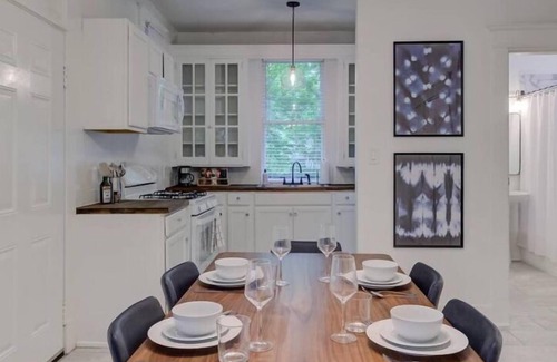 Cooper-Young Historic District Apartment | Retreat Haven in Central Cooper Young