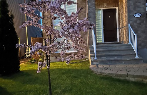 Fabreville House | Retreat in Laval: Swim Spa, Gym & Spacious Comfort
