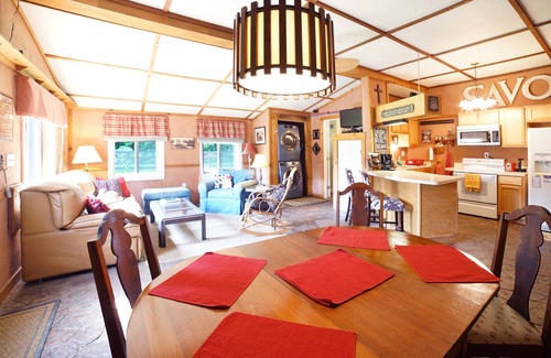 Pendleton House | RETREAT TO HORSE COUNTRY & STAY IN THE ADORABLE PRIVATE TACK HOUSE