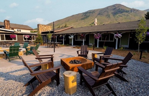 Jackson Apartment | Retro-Inspired Lodge w/On-Site Dining & Social Courtyard in Jackson Hole