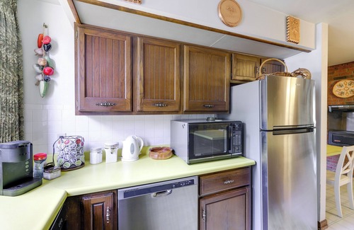 Xenia House | Retro Ohio Home on 1-Acre Property