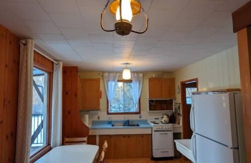 Beaconia Cabin | Retro Retreat