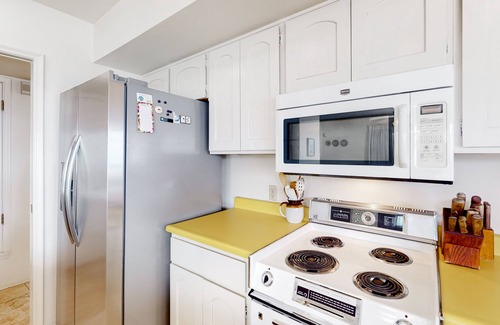 Litchfield Park House | Retro retreat with private pool, covered patio, firepit & grill - dog-friendly