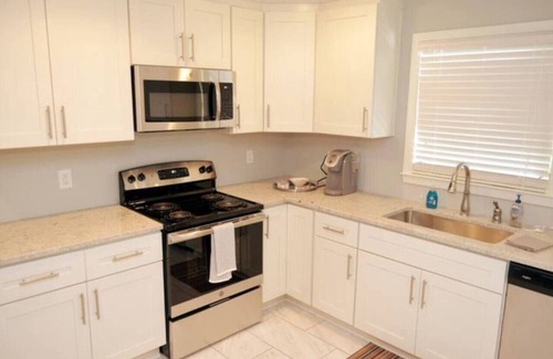 Whitehaven House | Retro Retreat*Walk to Graceland*Free Parking &Wifi