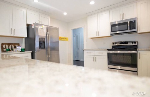 Whitehaven House | Retro Retreat*Walk to Graceland*Free Parking &Wifi
