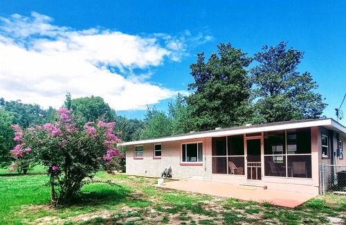 Dunnellon House | Retro River Pad