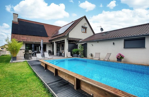 Furdenheim Villa | Rêve de vacances, 4 bedroom villa with pool and gym