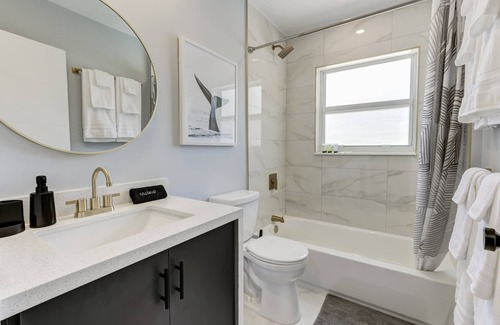 Little Ranches Apartment | Revive: Trendy design & Near Beach