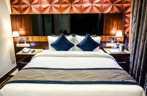 Yeshwanthpur Hotel | RG Royal Hotel and Convention