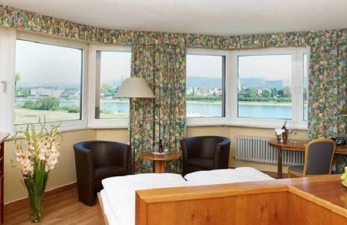 Kaltenengers Hotel | Rheinhotel LARUS