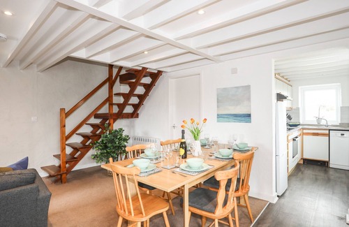 Llanengan Cottage | RHIW - 1 TY'N DON, pet friendly, with a garden in Abersoch