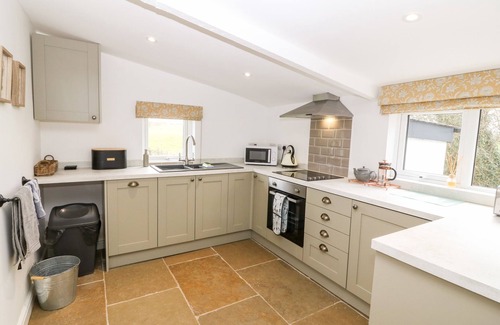 Ty Croes Cottage | RHYTTY BACH, pet friendly, character holiday cottage in Rhosneigr