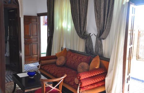 Ain Azlitan House | Riad Les Remparts De Fès